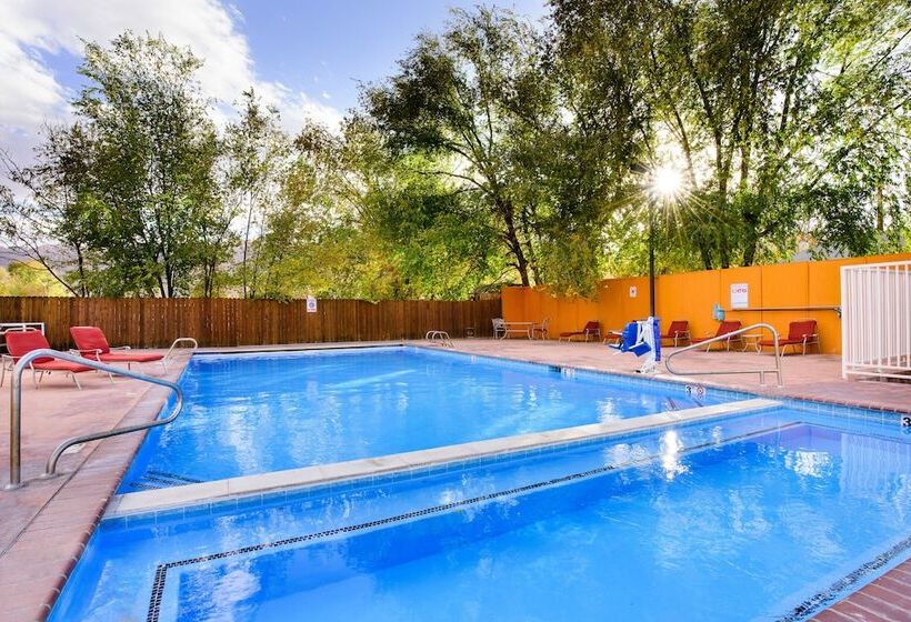 هتل River Canyon Lodge