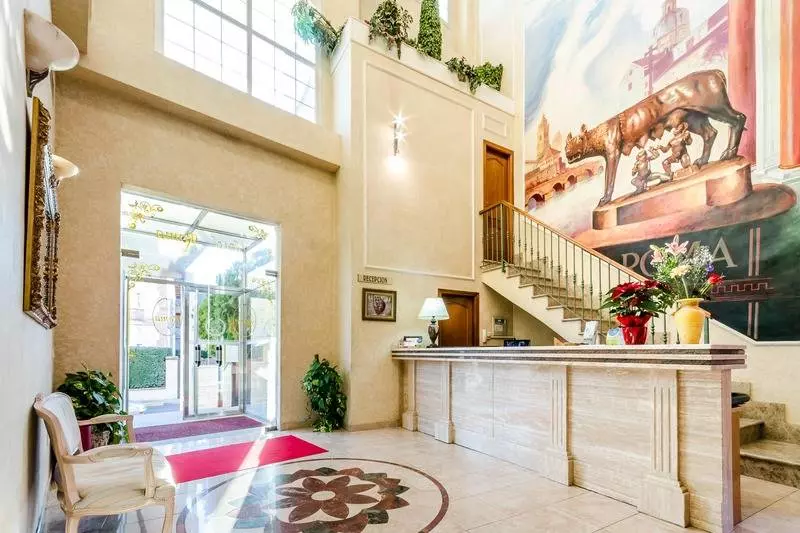 Отель Roma Aurea