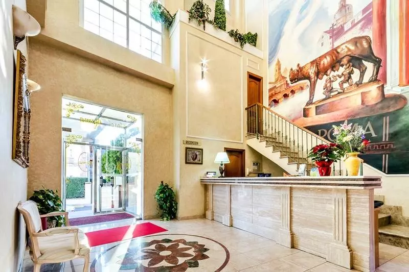 Отель Roma Aurea