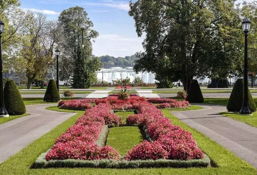 Отель Sheraton Fallsview