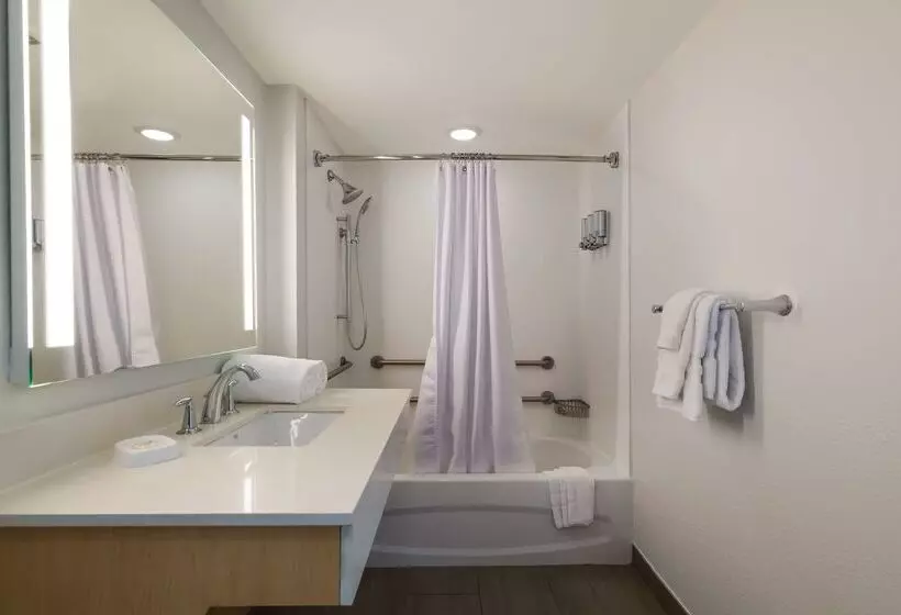 هتل Sonesta Es Suites Orlando International Drive