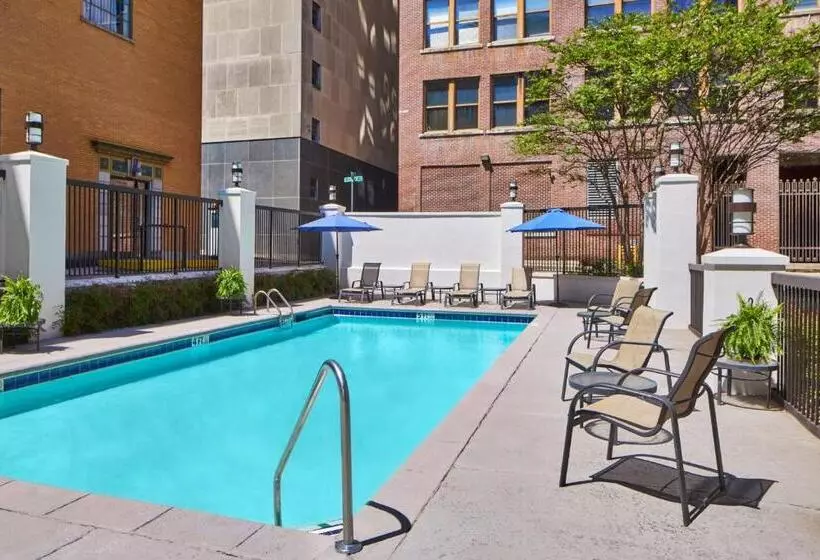 فندق Springhill Suites Memphis Downtown