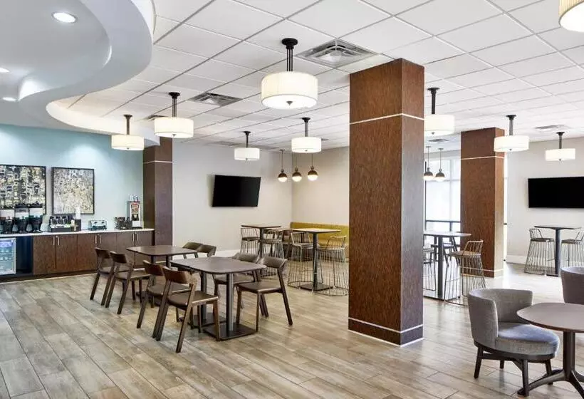 فندق Springhill Suites Memphis Downtown