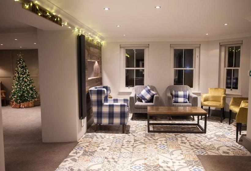 Hotelli Dumbuck House