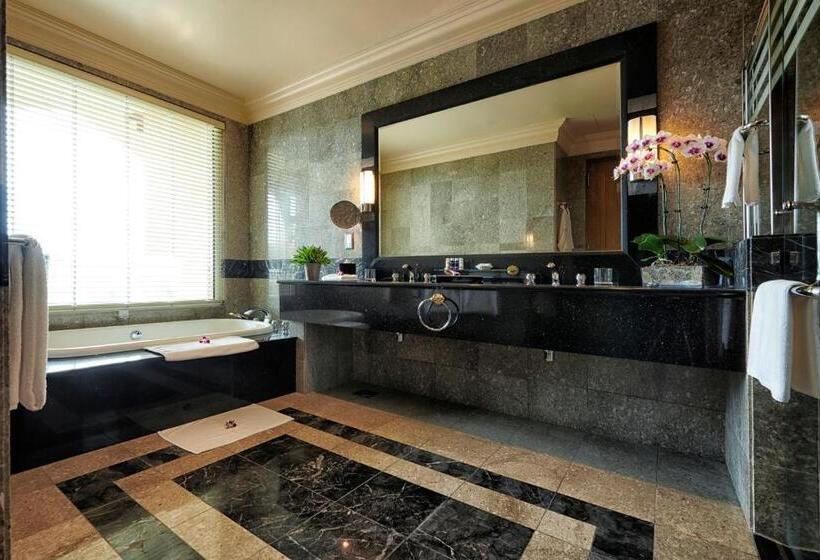 هتل The Empire Brunei