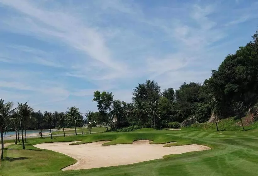 בית מלון כפרי The Empire Brunei