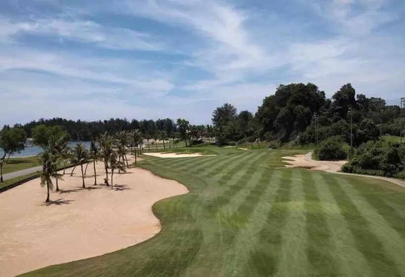 בית מלון כפרי The Empire Brunei