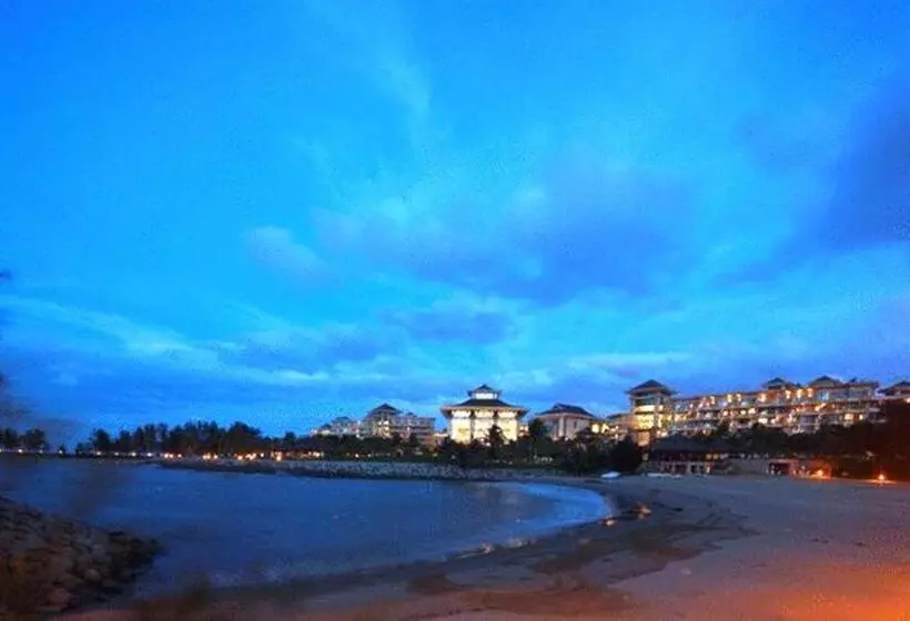 בית מלון כפרי The Empire Brunei