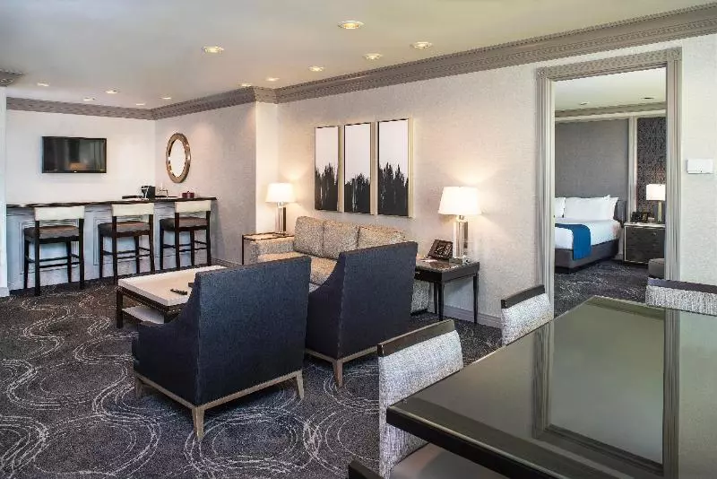 Suncoast Hotel And Casino