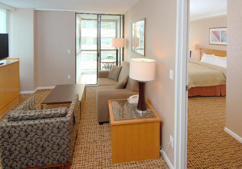 هتل Landis And Suites