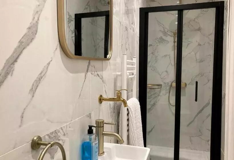 Bed and Breakfast 15 Grosvenor