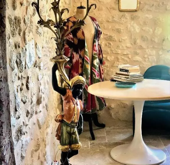 تختخواب و صبحانه Chateau Le Truch