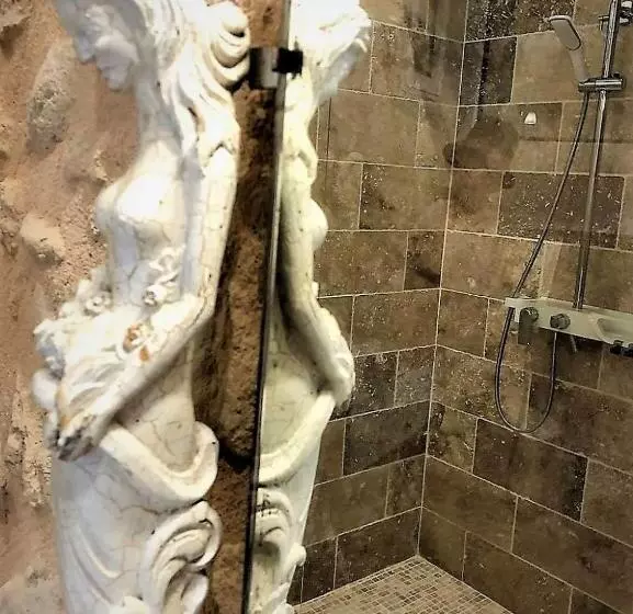 تختخواب و صبحانه Chateau Le Truch