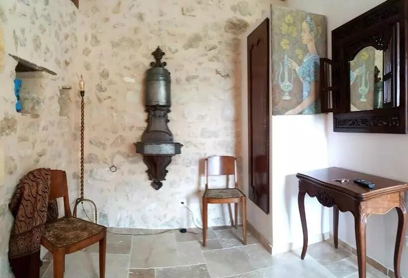 تختخواب و صبحانه Chateau Le Truch