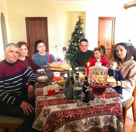 تختخواب و صبحانه Elegaya Guest House