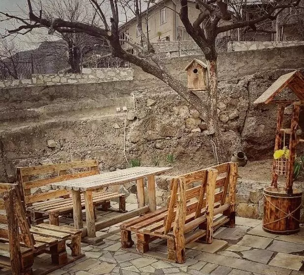 تختخواب و صبحانه Elegaya Guest House