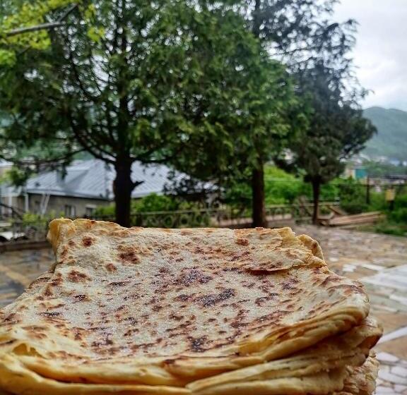 تختخواب و صبحانه Elegaya Guest House