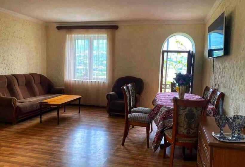 تختخواب و صبحانه Elegaya Guest House