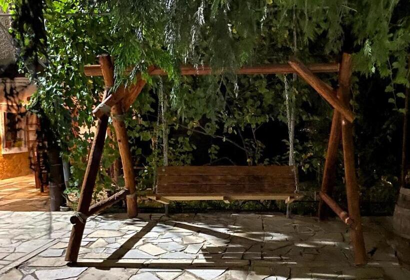 تختخواب و صبحانه Elegaya Guest House