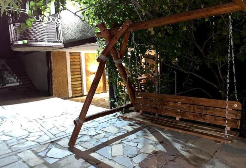 تختخواب و صبحانه Elegaya Guest House