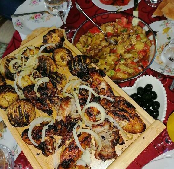 تختخواب و صبحانه Elegaya Guest House