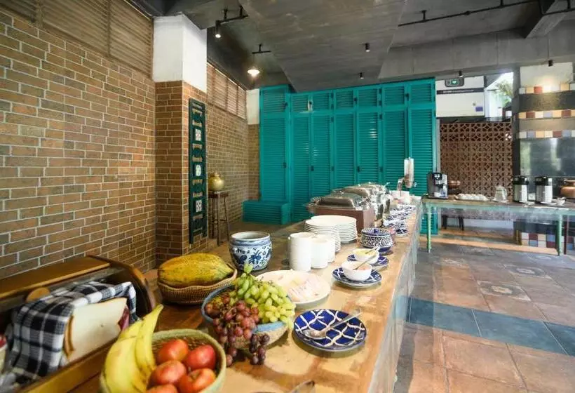 Bougainvilla Apartment