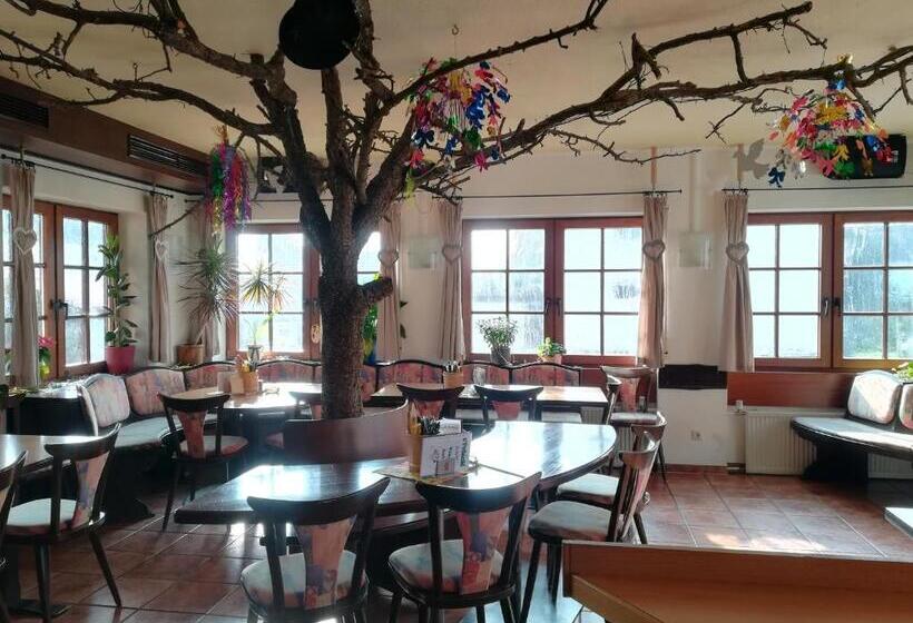 בית מלון כפרי Brauhaus Fröschl