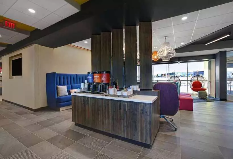 ホテル Tru By Hilton Stoughton