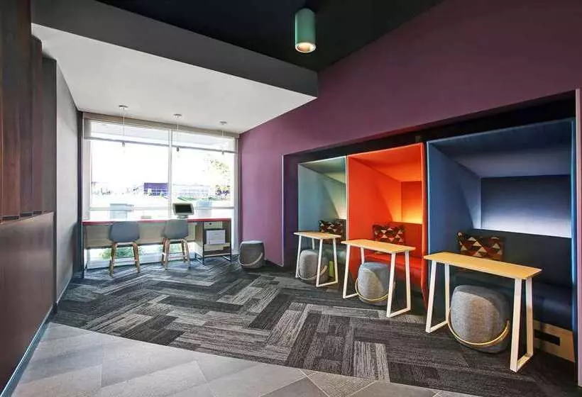 ホテル Tru By Hilton Stoughton