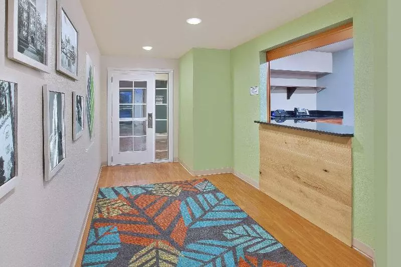 Hotelli Woodspring Suites Columbus Urbancrest