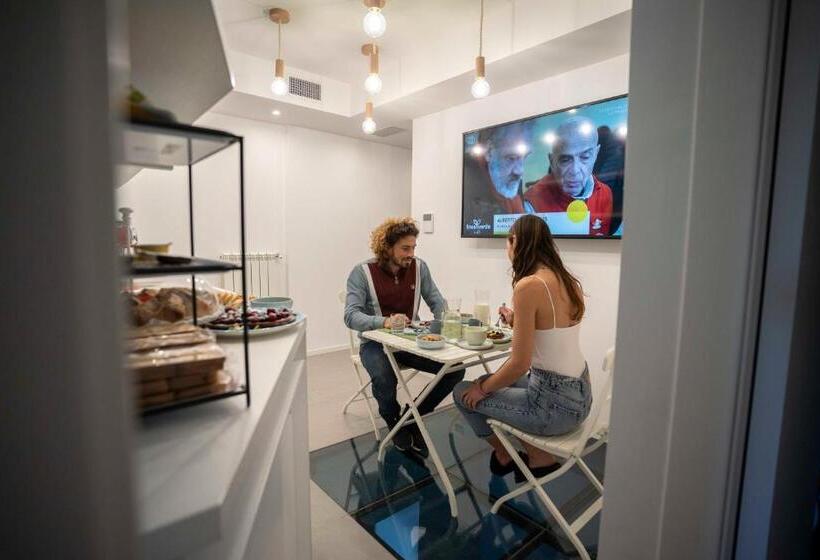 住宿加早餐  Nelblu