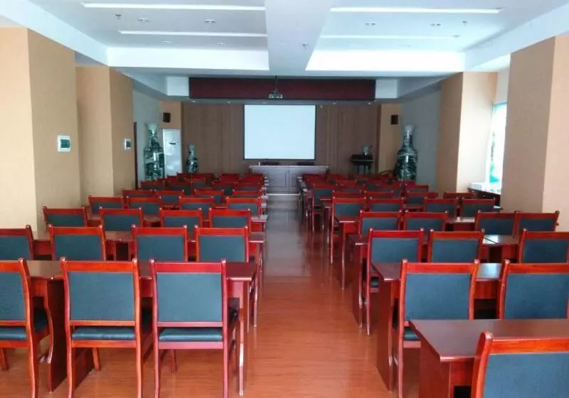 Hotelli 7days Premium Xingtai Railway Station Tianyi Street Branch