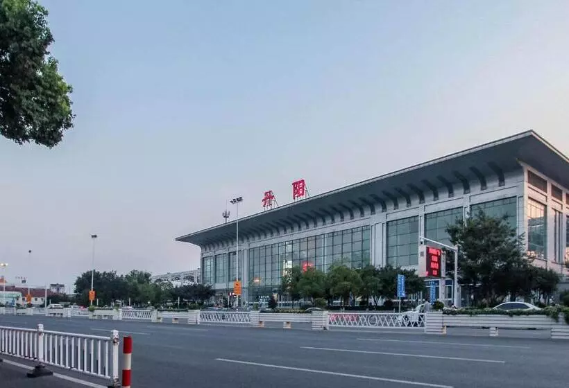 ホテル 7days Inn Danyang Train Station Wuyue Square Branch