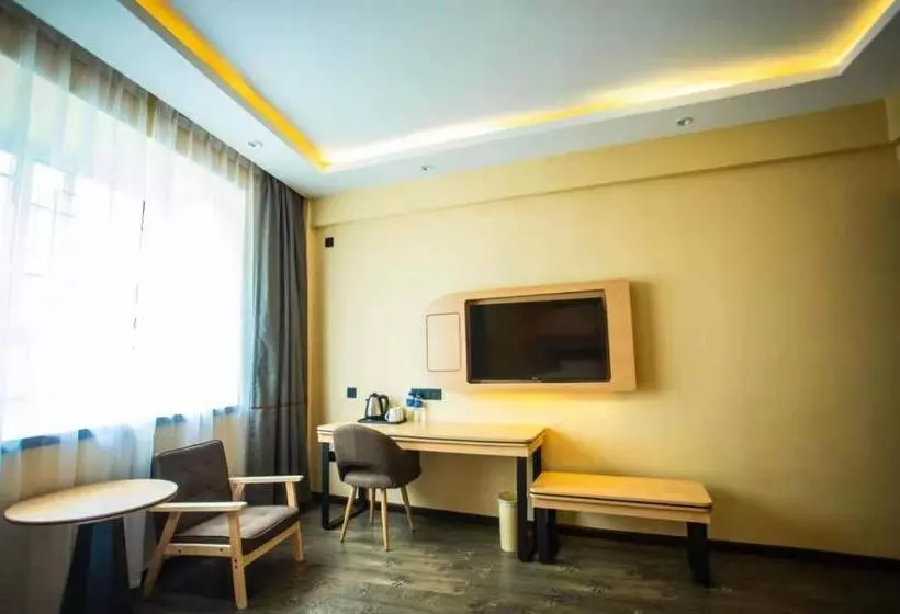 Thank Inn Plus Hotel Qiandongnan Zhenyuan County Railway Station