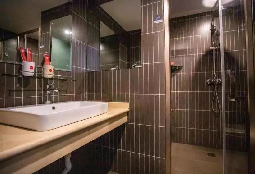 Thank Inn Plus Hotel Qiandongnan Zhenyuan County Railway Station