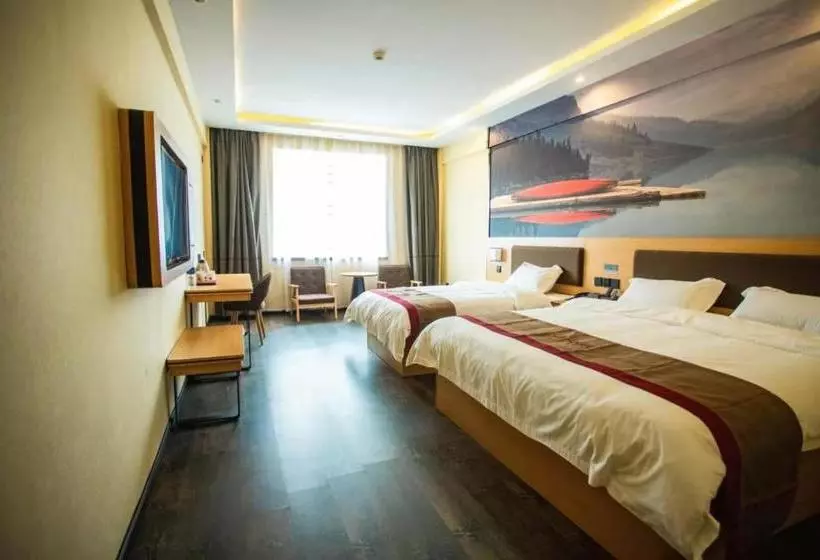 Thank Inn Plus Hotel Qiandongnan Zhenyuan County Railway Station