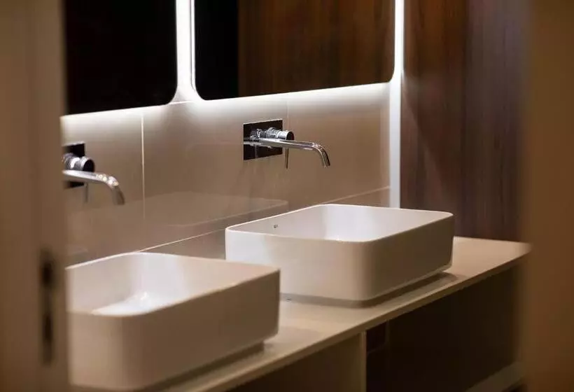 هتل The Icons Lisbon