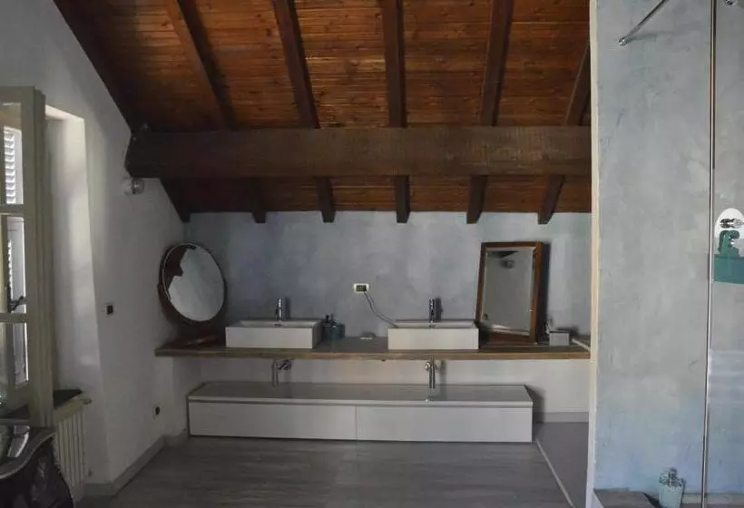 ペンション B&b Giardinidivale A 2 Chilometri Da Finale Ligure