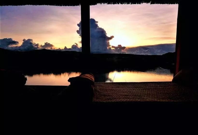 ペンション Uros Suma Jakaña Lodge