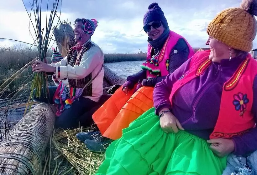 ペンション Uros Suma Jakaña Lodge