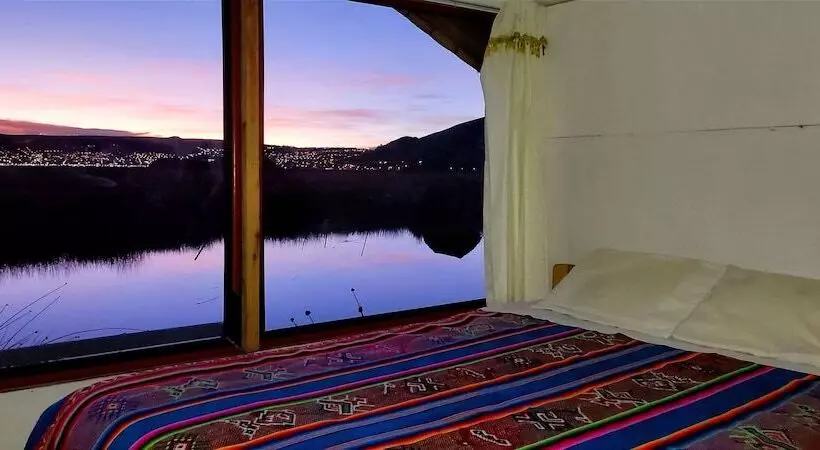 ペンション Uros Suma Jakaña Lodge