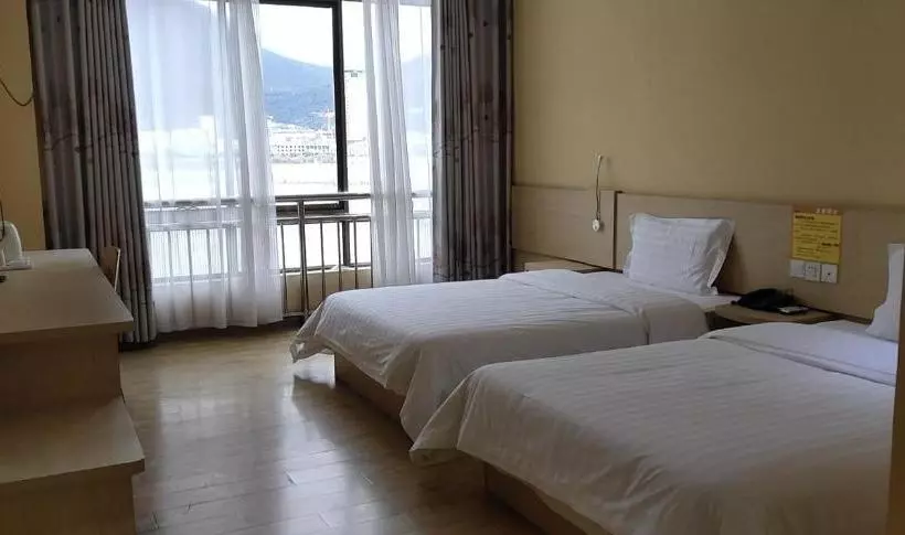 ホテル 7days Inn Nyingchi Bayi Bridge