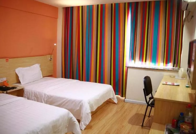 Hotelli 7days Inn Zibo Dongsi Road Shengshi Xincheng