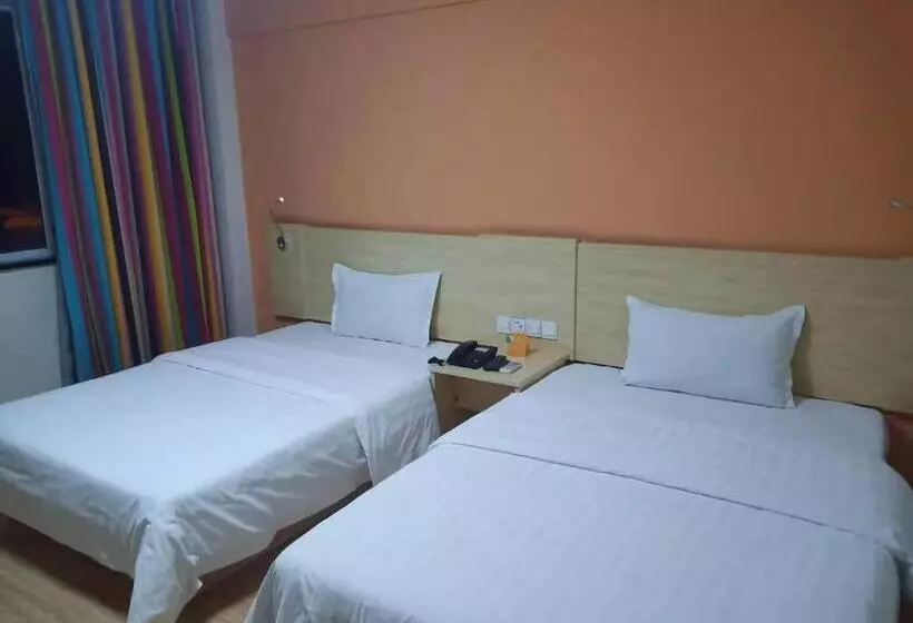 Hotelli 7days Inn Zibo Dongsi Road Shengshi Xincheng