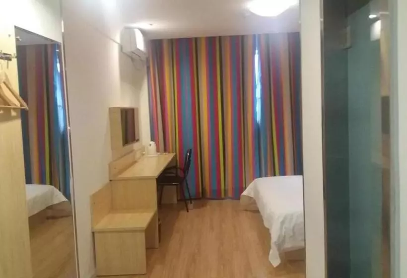 Hotelli 7days Inn Zibo Dongsi Road Shengshi Xincheng