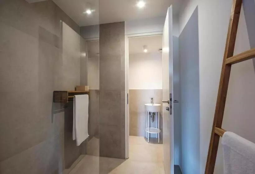 Hotelli Almalomb Apartman