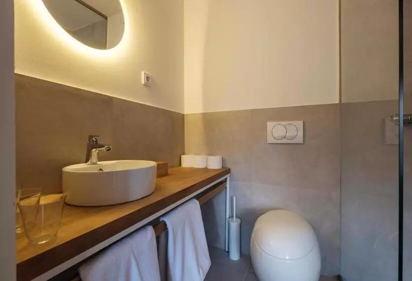 Hotelli Almalomb Apartman