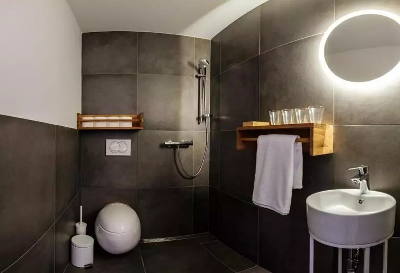 Hotelli Almalomb Apartman