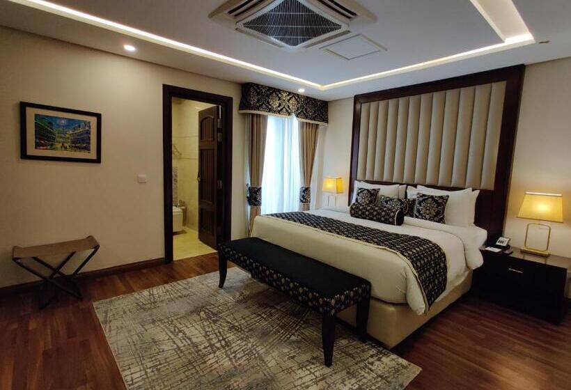 هتل Ramada By Wyndham Lahore Gulberg Ii