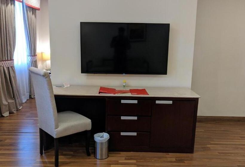 هتل Ramada By Wyndham Lahore Gulberg Ii